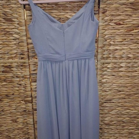 Grey cocktail or bridesmaid dress in size 2 - Picture 4 of 9